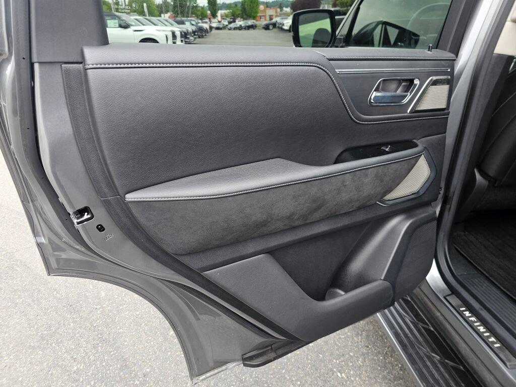 Used 2025 INFINITI QX80 Sensory AWD/4WD image 20