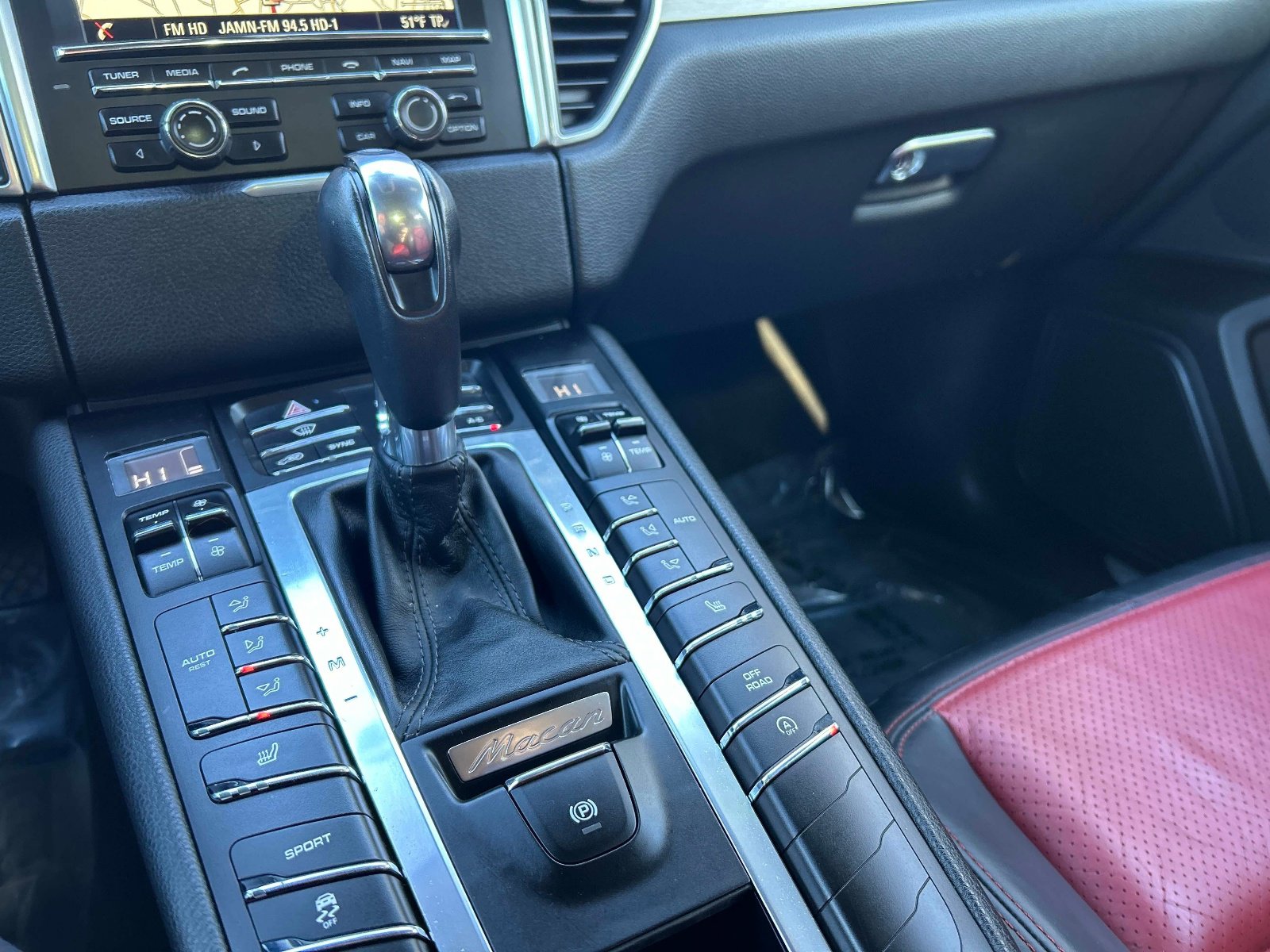 Used 2015 Porsche Macan S image 29