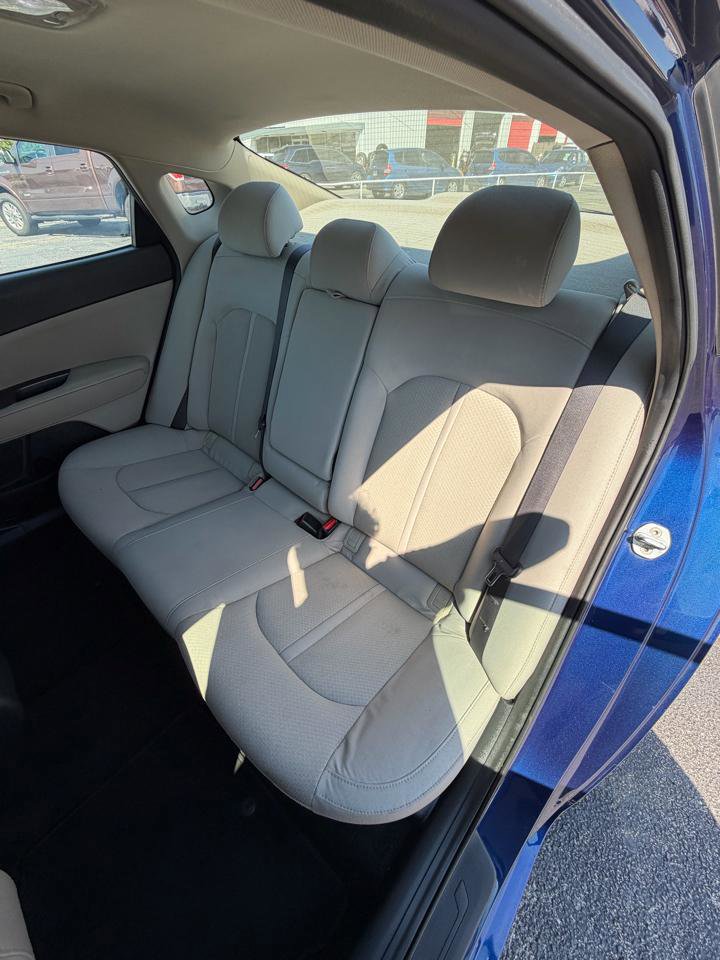 Used 2017 Kia Optima LX w/ Option Group 014 FWD image 14