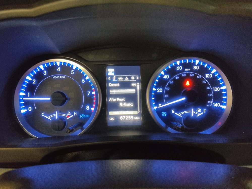 Used 2019 Toyota Highlander LE FWD image 23