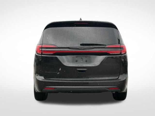 Used 2023 Chrysler Pacifica Touring-L w/ S Appearance Package image 26
