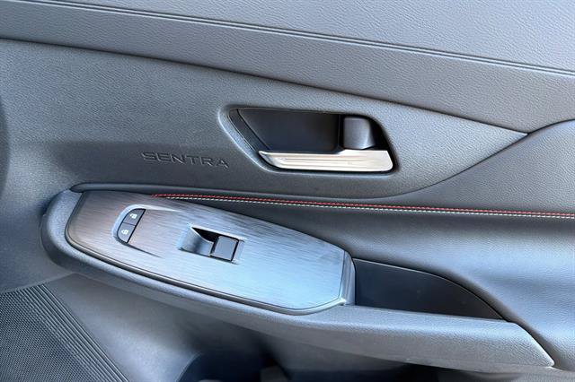New 2027 Nissan Sentra SR w/ Floor Mat Package FWD image 18