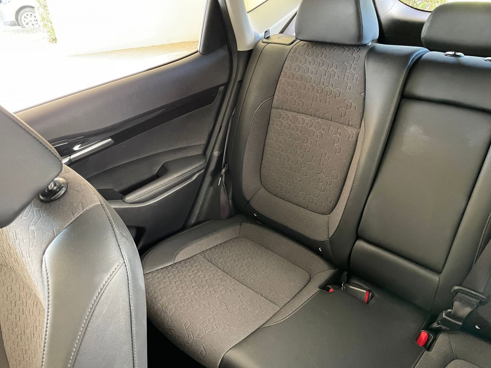 Used 2025 Kia Seltos S FWD image 40