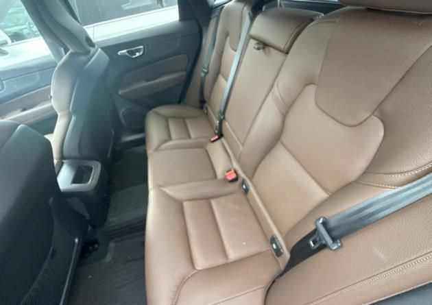 Used 2024 Volvo XC60 B5 Plus w/ Protection Package AWD/4WD image 4