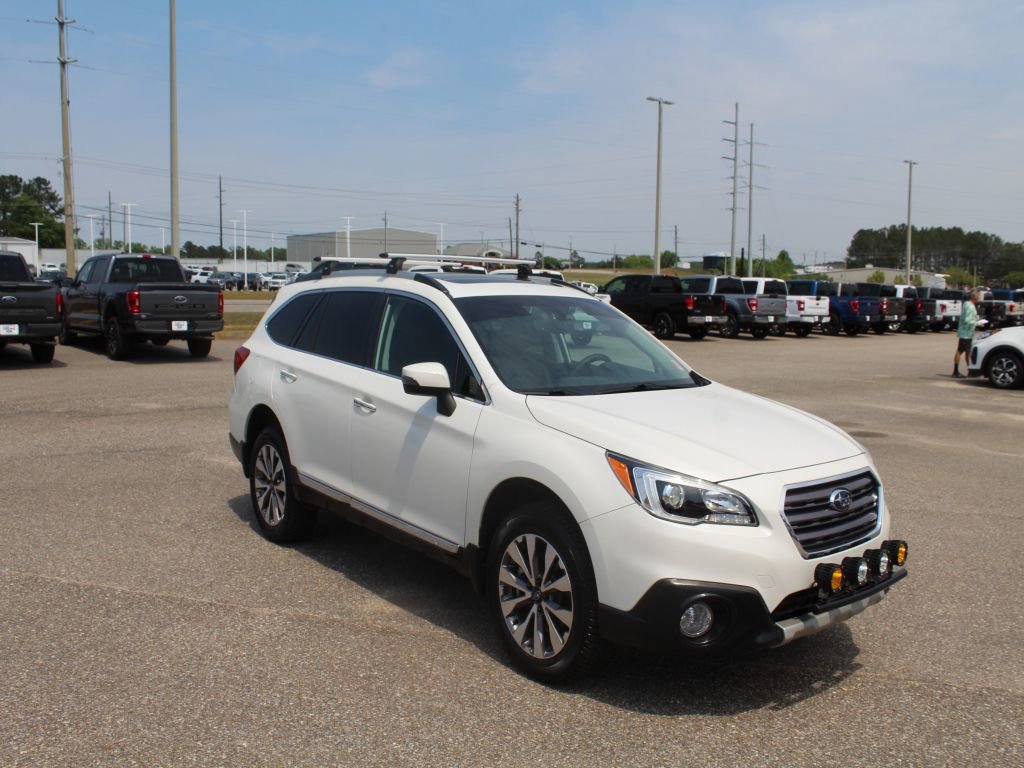 Used 2017 Subaru Outback 3.6R Touring w/ Popular Package #5A AWD/4WD image 3