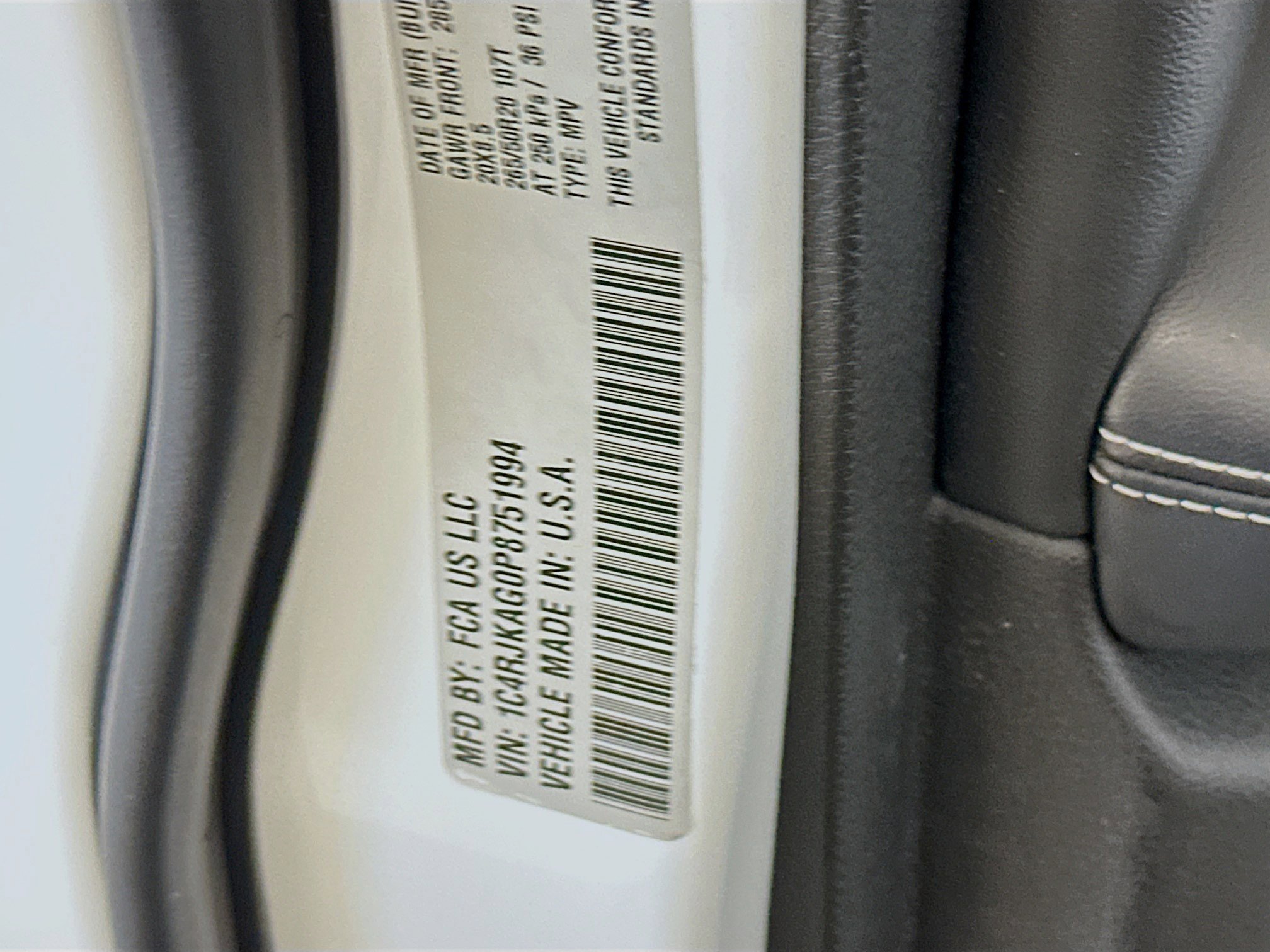 Used 2023 Jeep Grand Cherokee L Laredo image 12