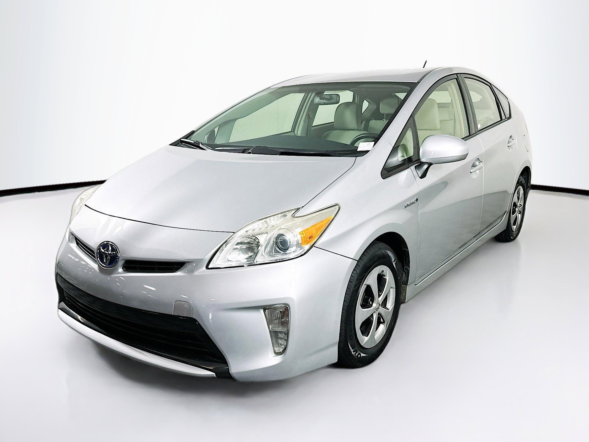 Used 2014 Toyota Prius Two FWD image 3