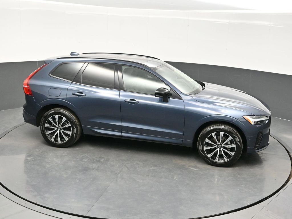 Used 2025 Volvo XC60 B5 Plus AWD/4WD image 34