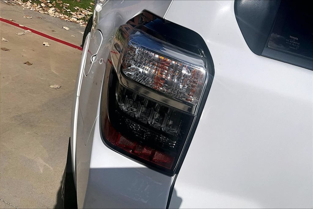 Used 2017 Toyota 4Runner SR5 RWD image 41