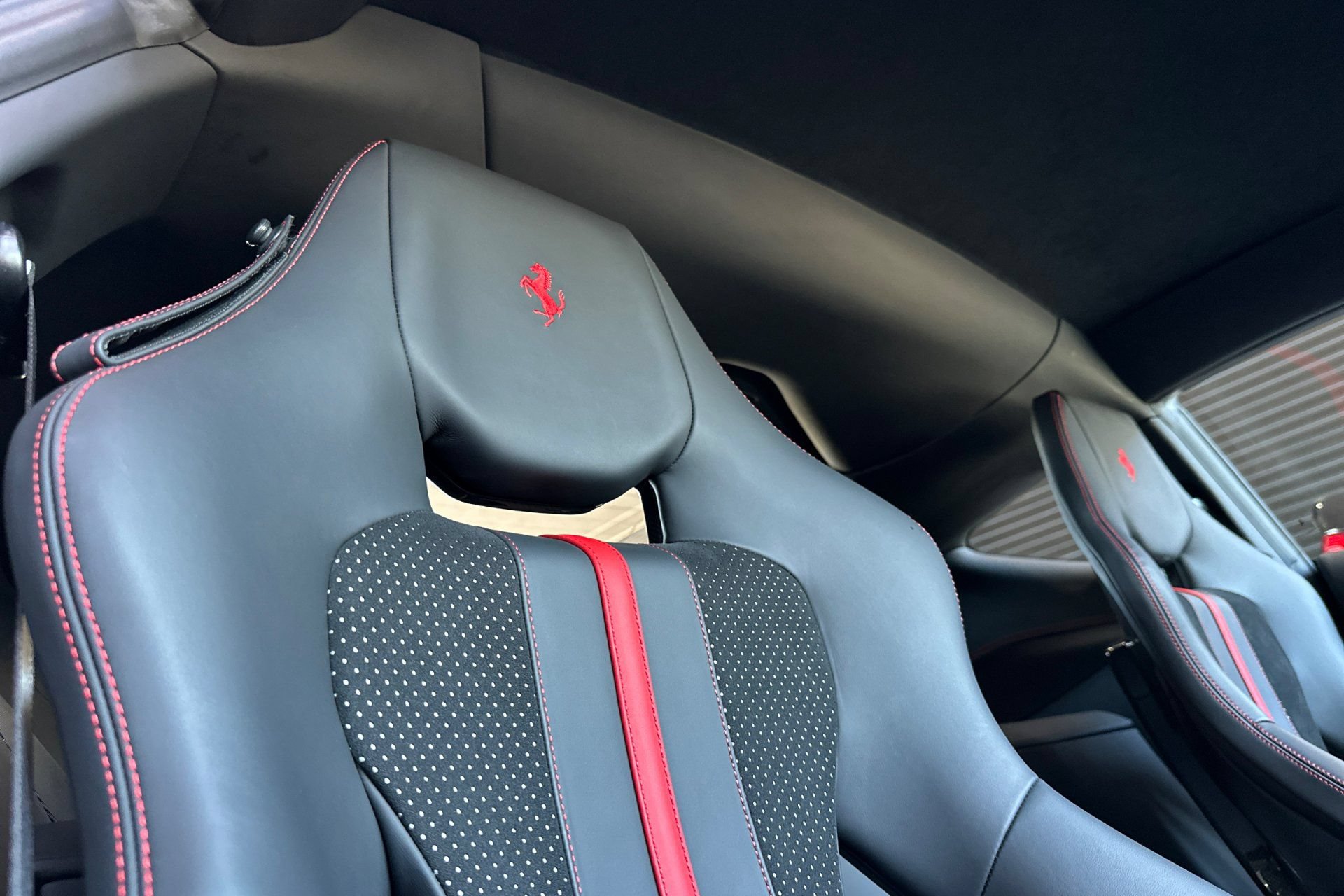 Used 2018 Ferrari 812 Superfast RWD image 17