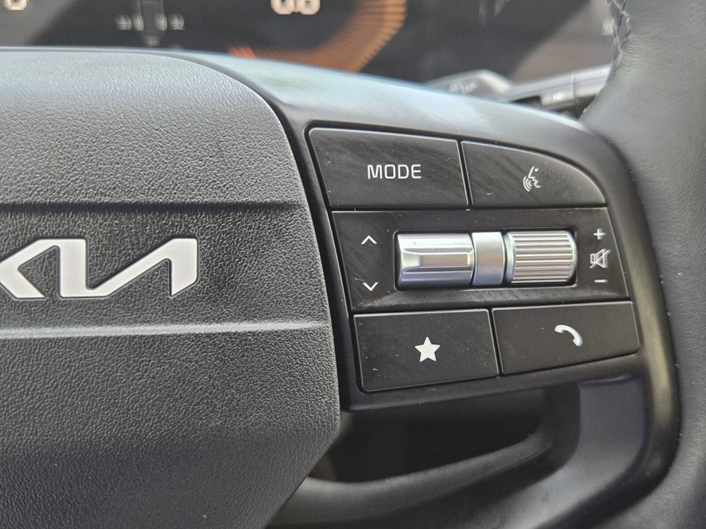 Used 2026 Kia Sportage EX FWD image 25