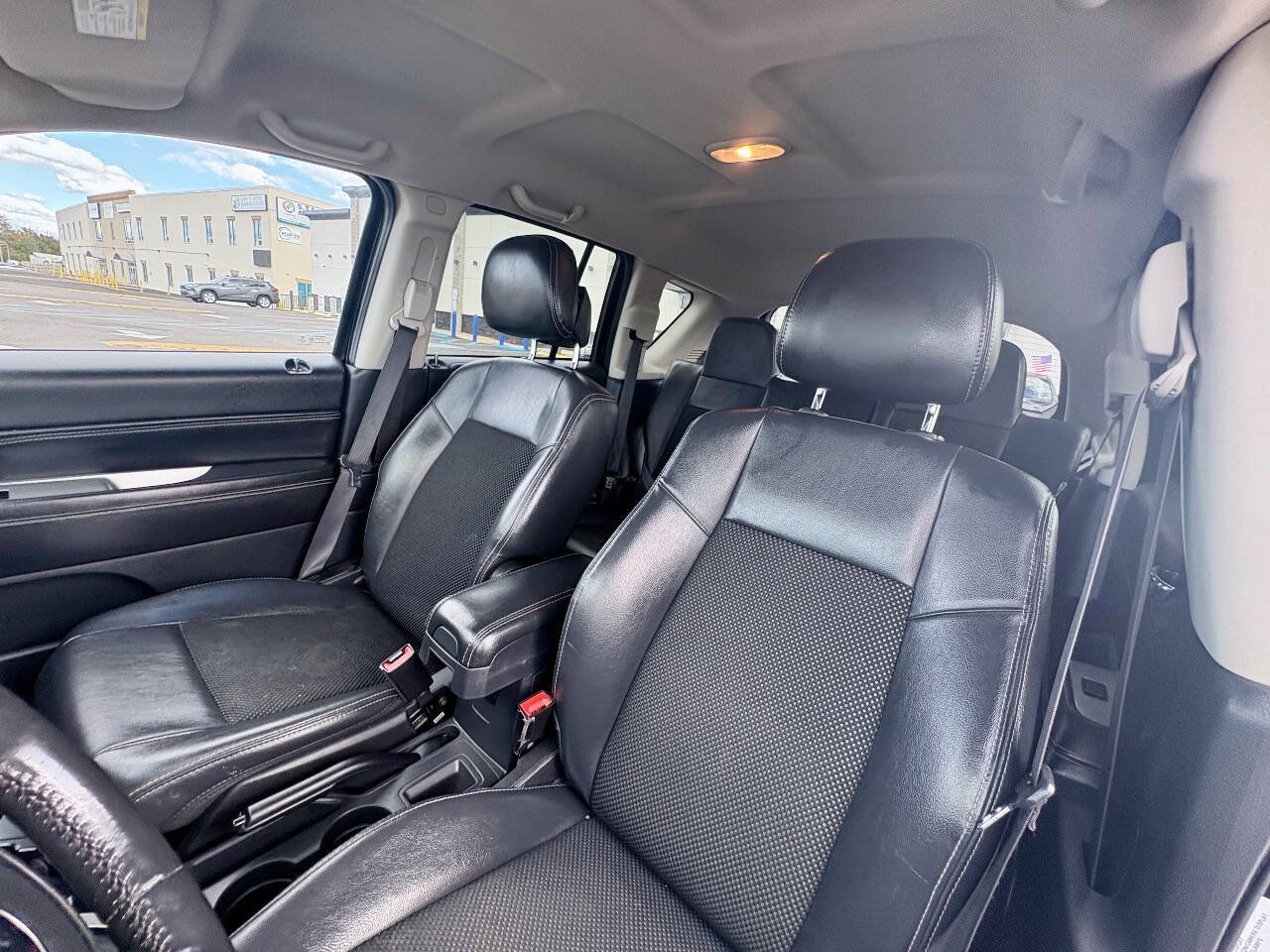 Used 2014 Jeep Compass Latitude FWD image 12