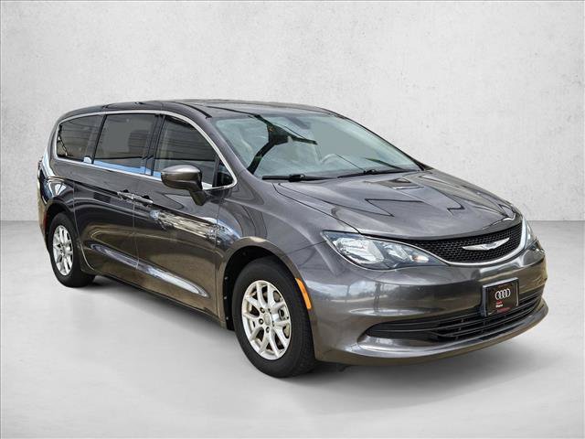 Used 2018 Chrysler Pacifica LX FWD image 3