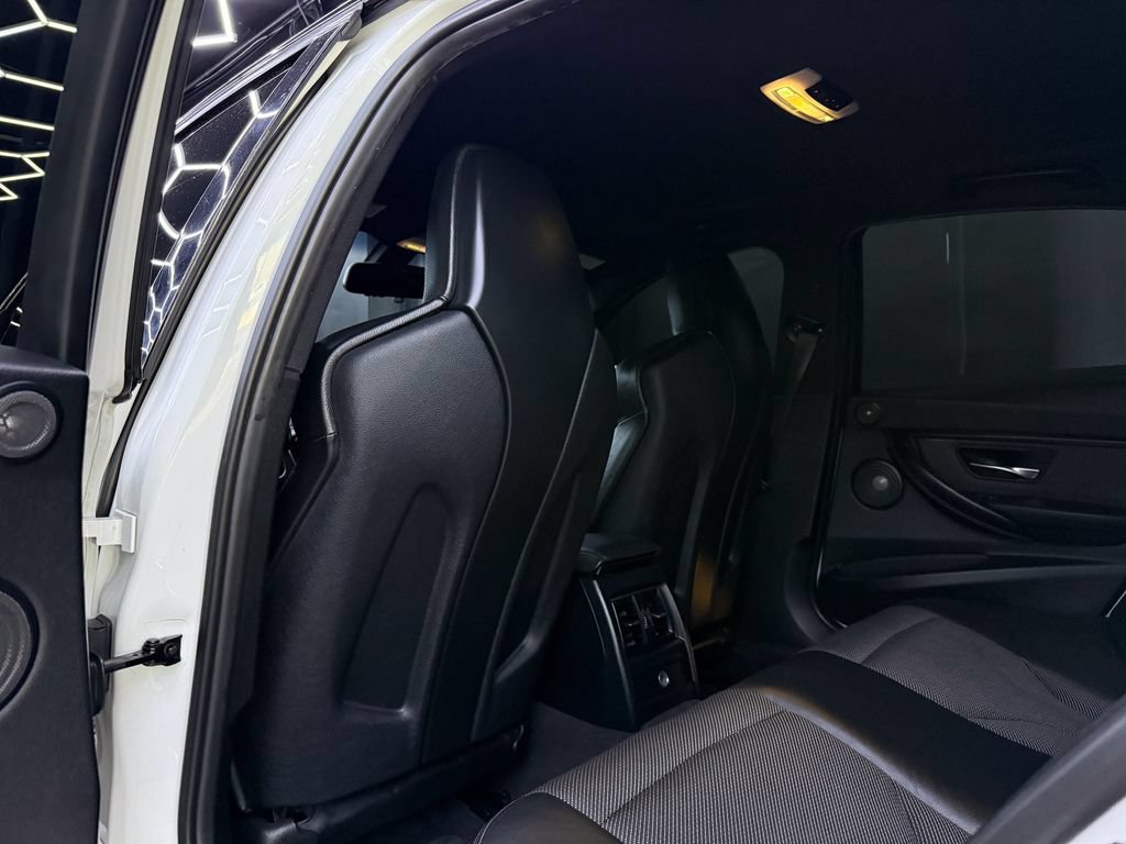 Used 2016 BMW M3 RWD image 17