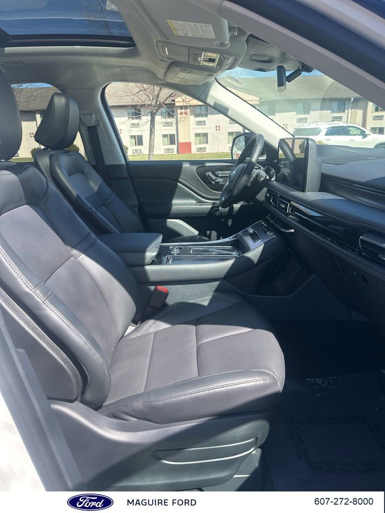 New 2026 Lincoln Aviator AWD image 12