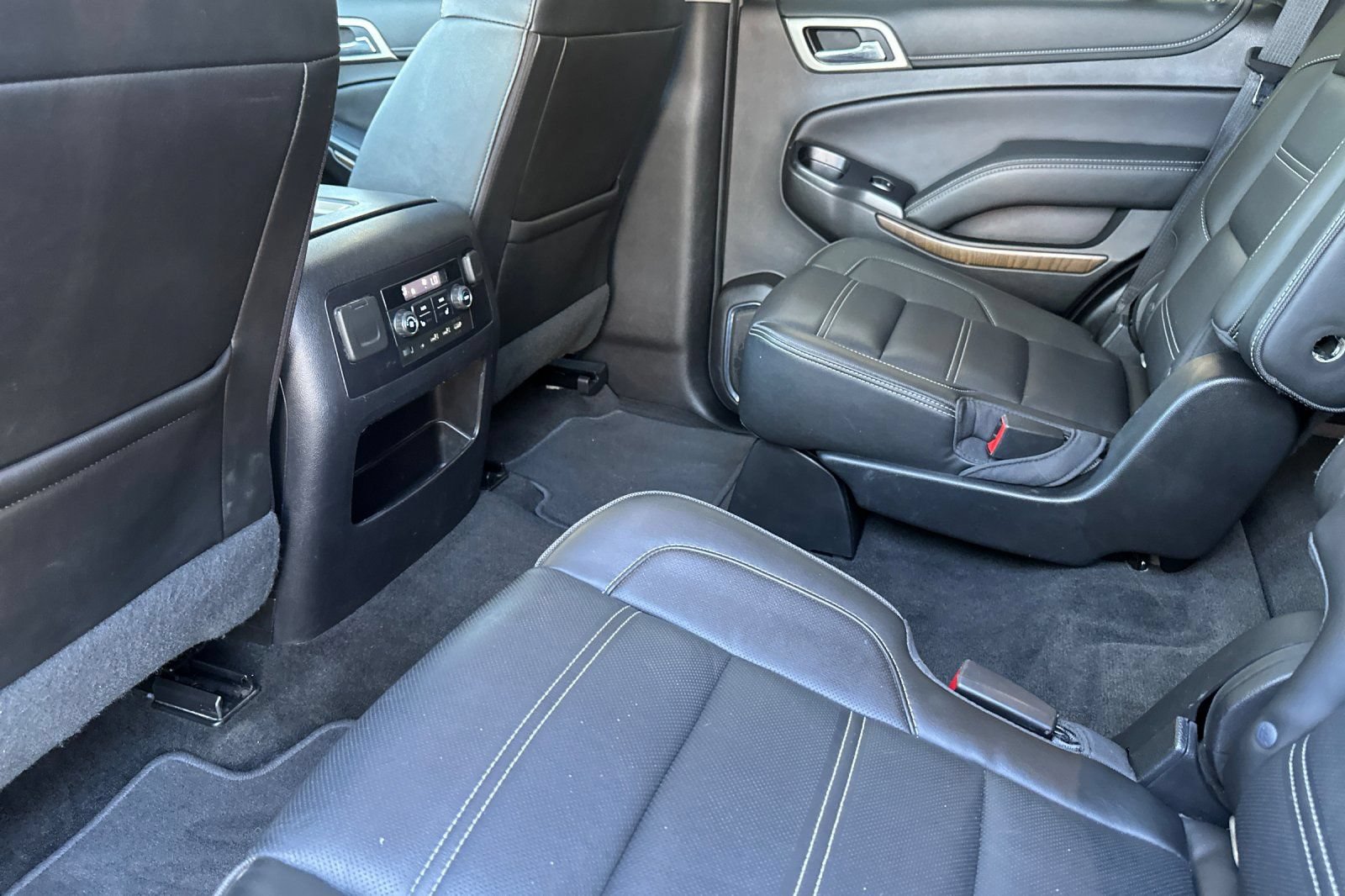 Used 2018 GMC Yukon Denali w/ Denali Ultimate Package AWD/4WD image 13