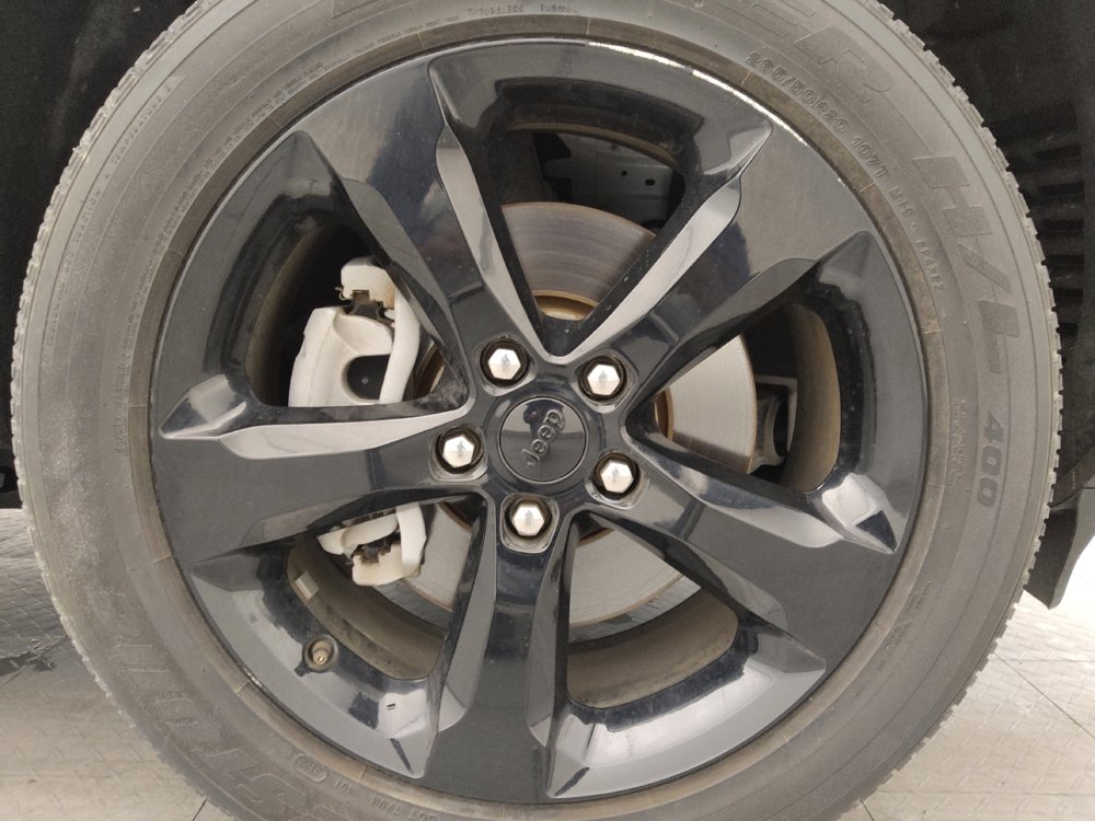 Used 2023 Jeep Grand Cherokee L Laredo image 31