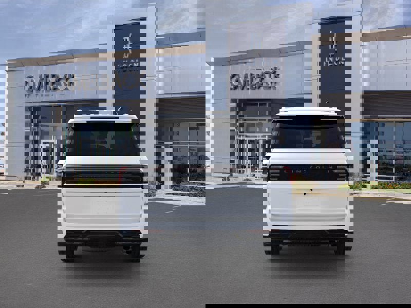 New 2026 Lincoln Navigator Reserve image 5