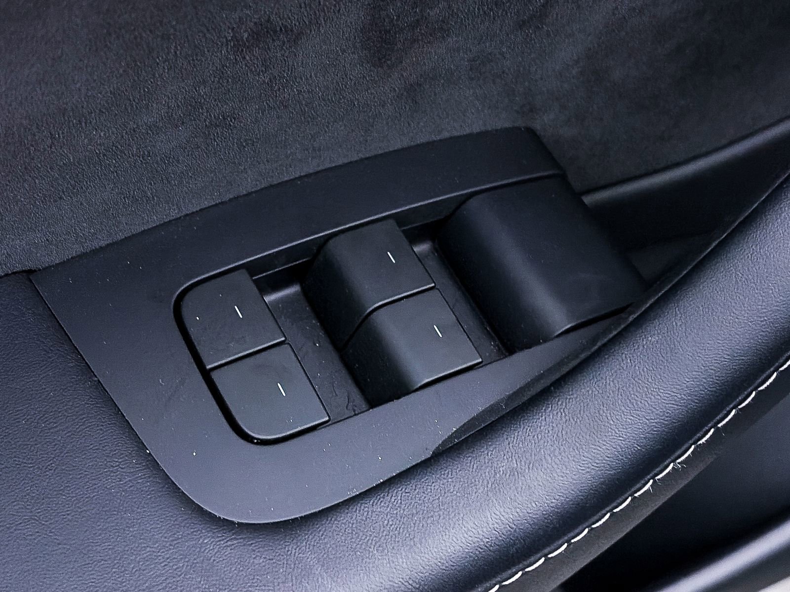 Used 2023 Tesla Model 3 Standard Range image 16