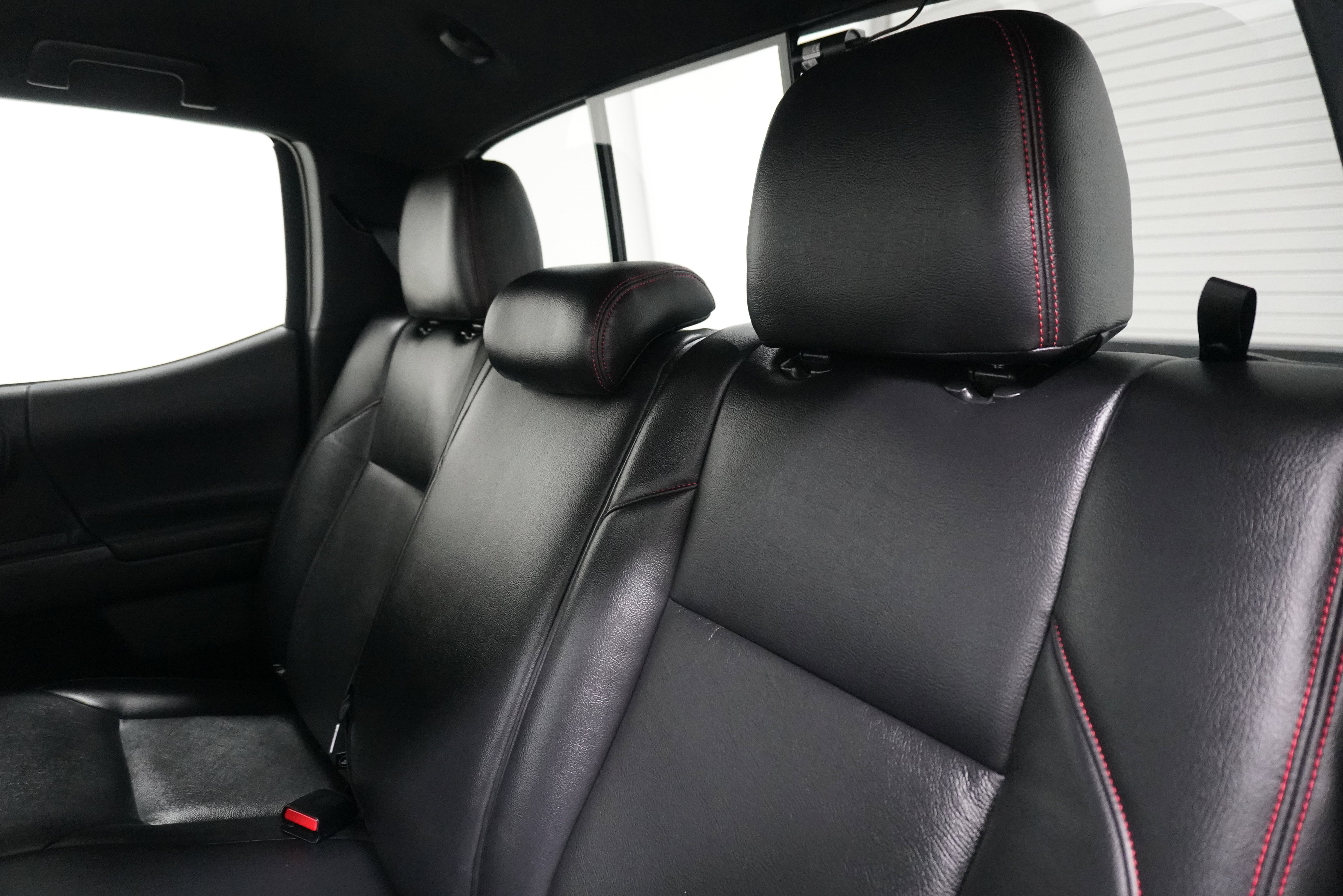 Used 2022 Toyota Tacoma TRD Off-Road image 13