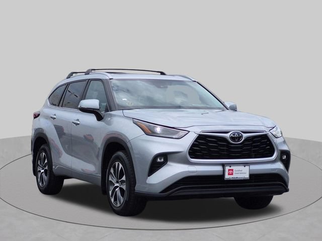 Certified 2024 Toyota Highlander XLE AWD/4WD image 3