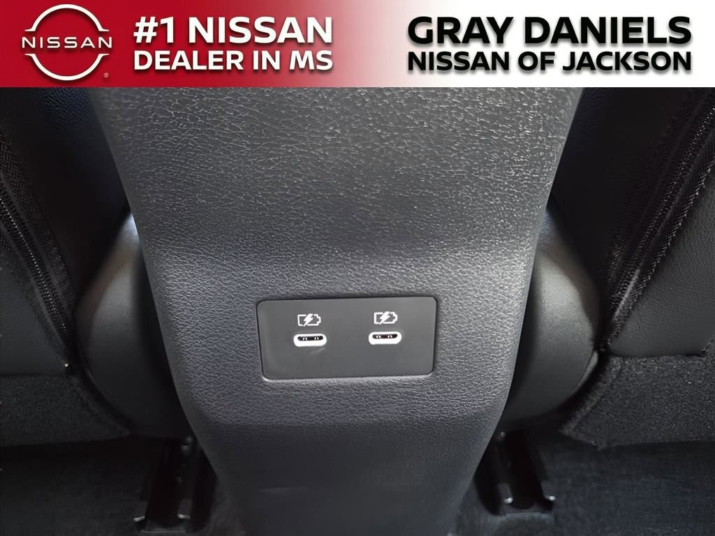 New 2026 Nissan Kicks SR w/ Cold Weather Package image 16