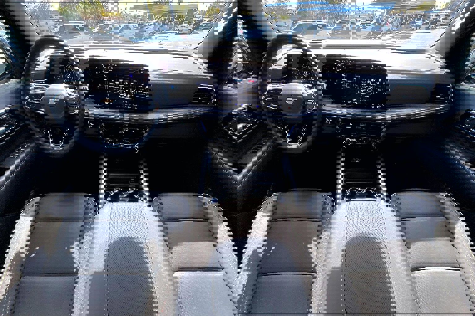 Certified 2025 Chevrolet Suburban Premier image 7