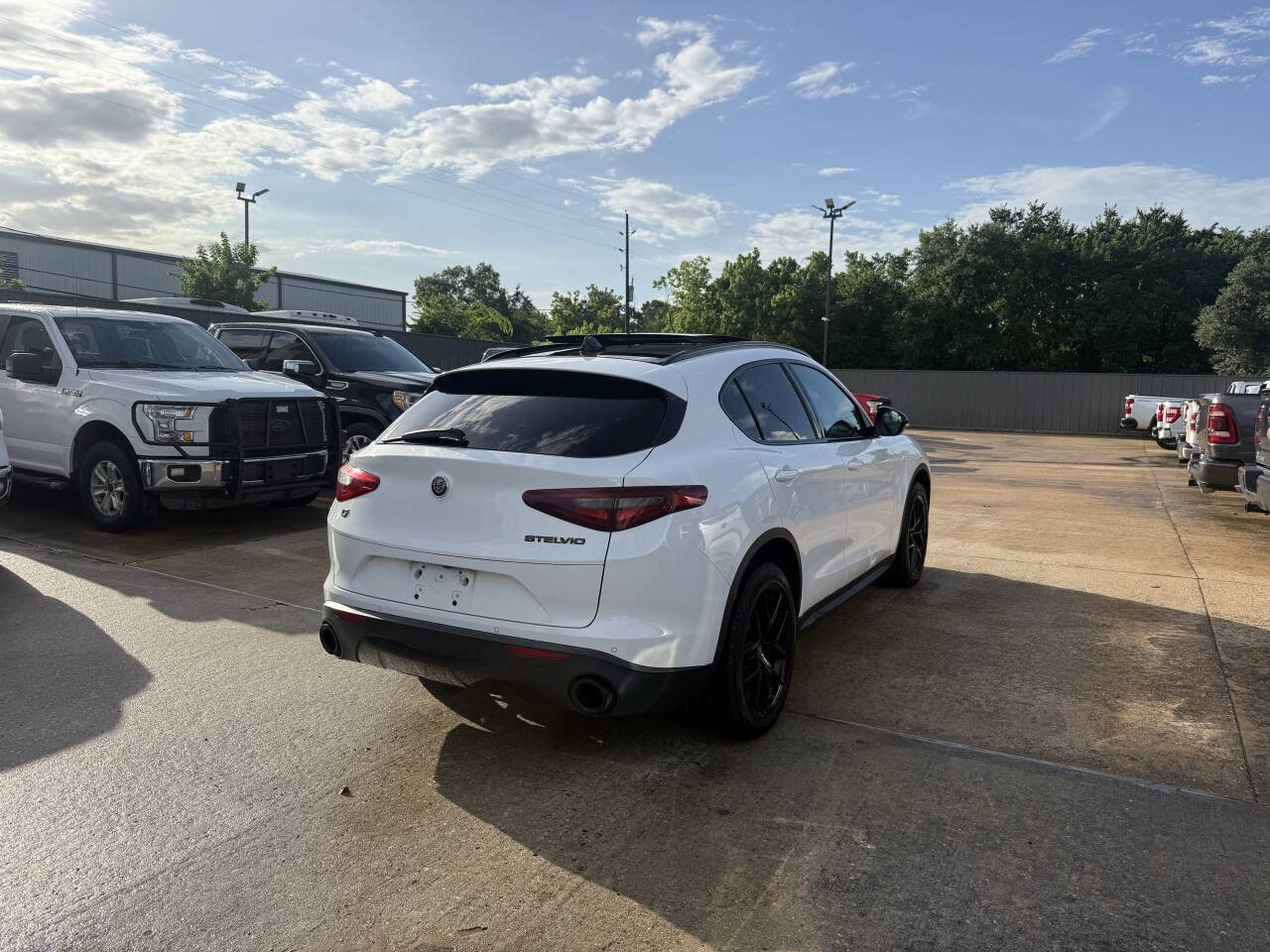 Used 2019 Alfa Romeo Stelvio Ti Sport w/ Quick Order Package 22S Sport AWD/4WD image 5