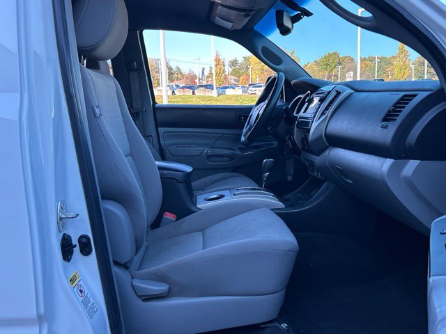 Used 2013 Toyota Tacoma 4x4 Access Cab V6 w/ SR5 Pkg image 23