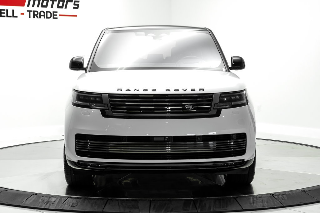 Used 2023 Land Rover Range Rover SV AWD/4WD image 2