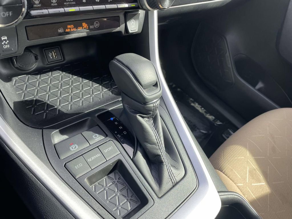 Used 2025 Toyota RAV4 XLE w/ Convenience Package image 44