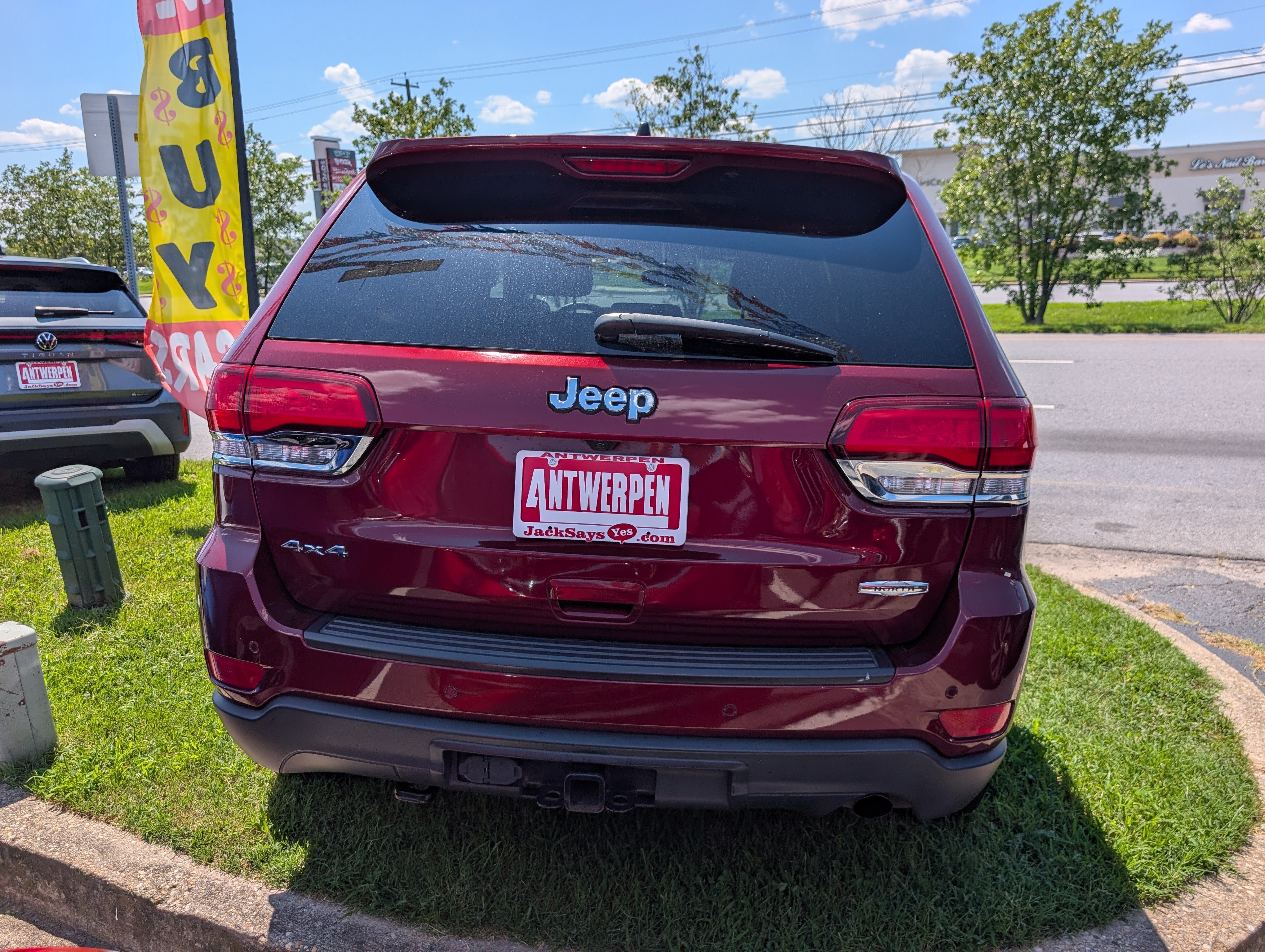 Used 2020 Jeep Grand Cherokee Laredo w/ Quick Order Package 2BN North AWD/4WD image 3
