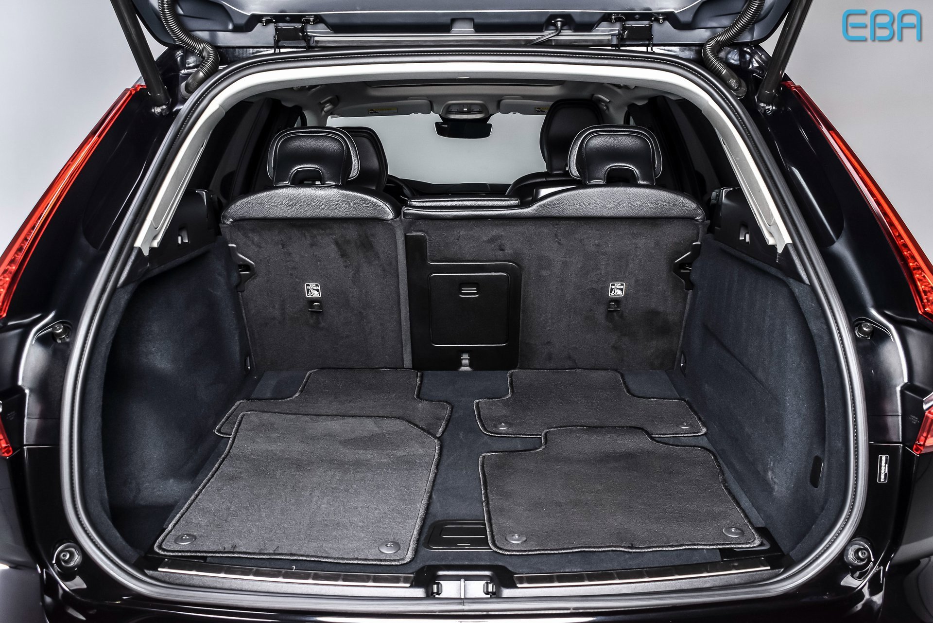 Used 2025 Volvo XC60 B5 Plus image 14