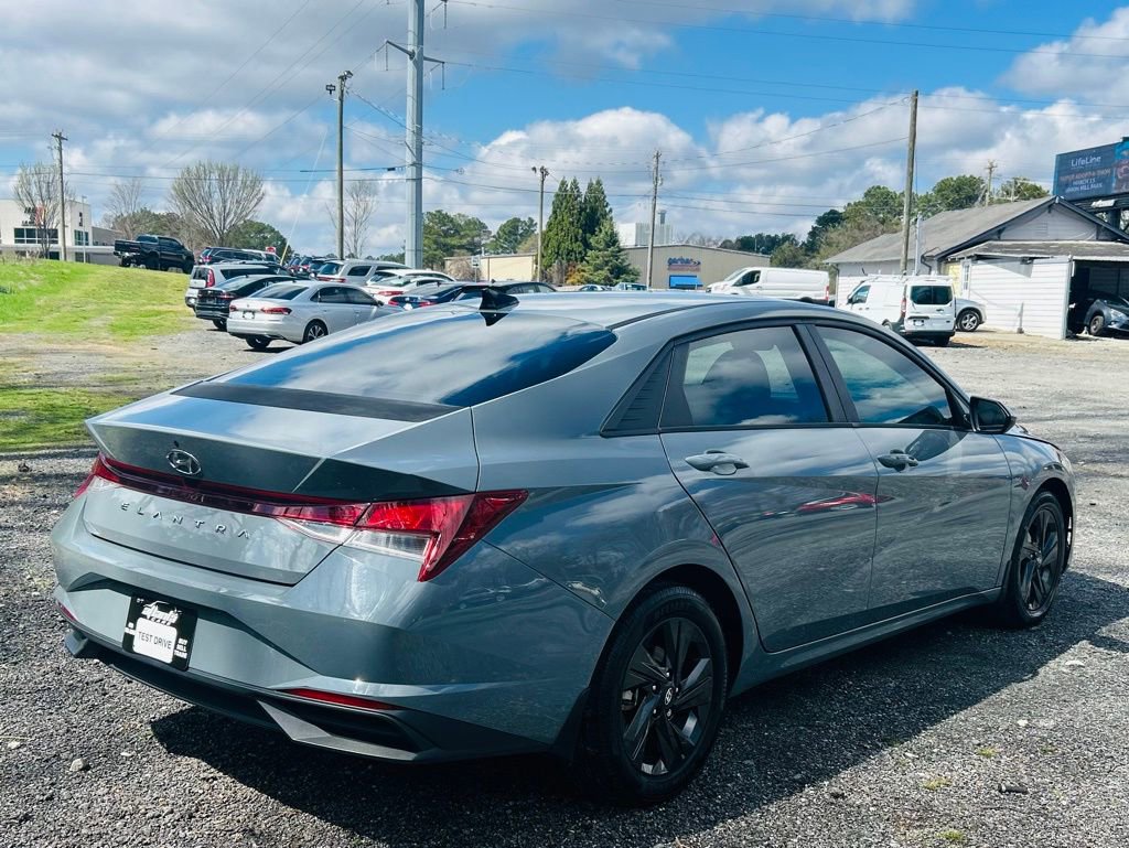 Used 2021 Hyundai Elantra SEL w/ Cargo Package image 5