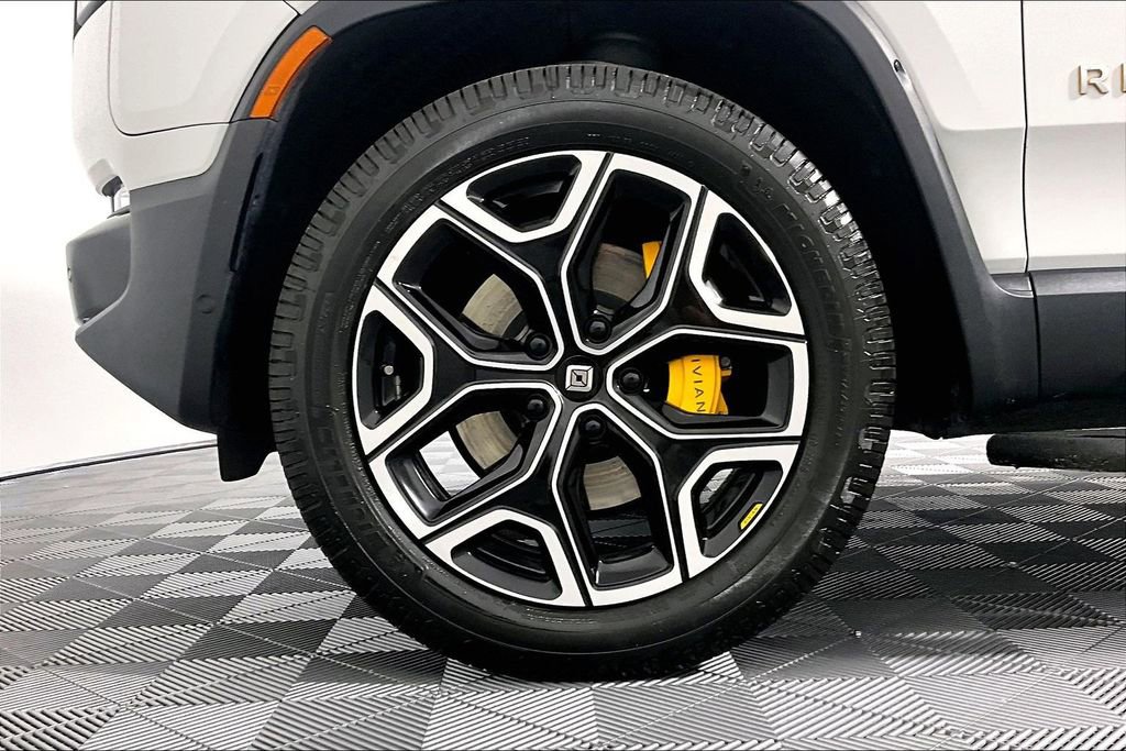 Used 2023 Rivian R1S Adventure AWD/4WD image 8