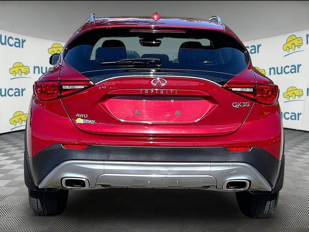 Used 2017 INFINITI QX30 Premium AWD/4WD image 5