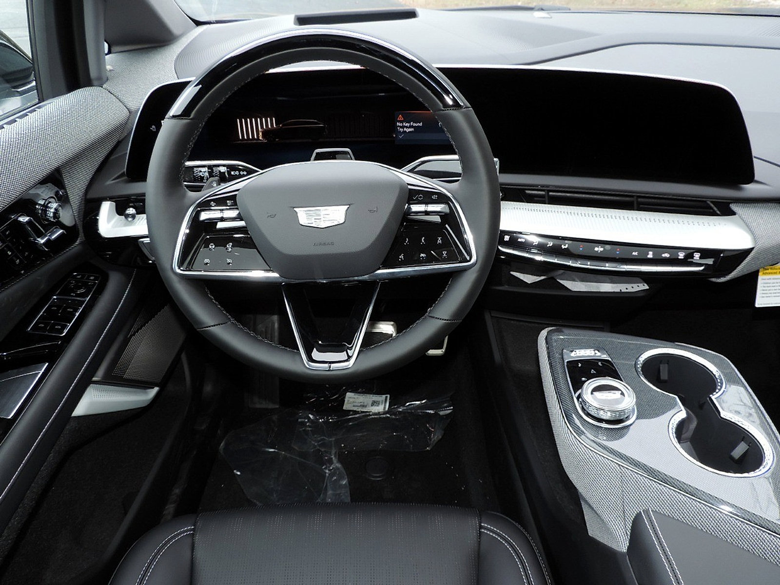 New 2026 Cadillac Optiq Luxury 2 image 17