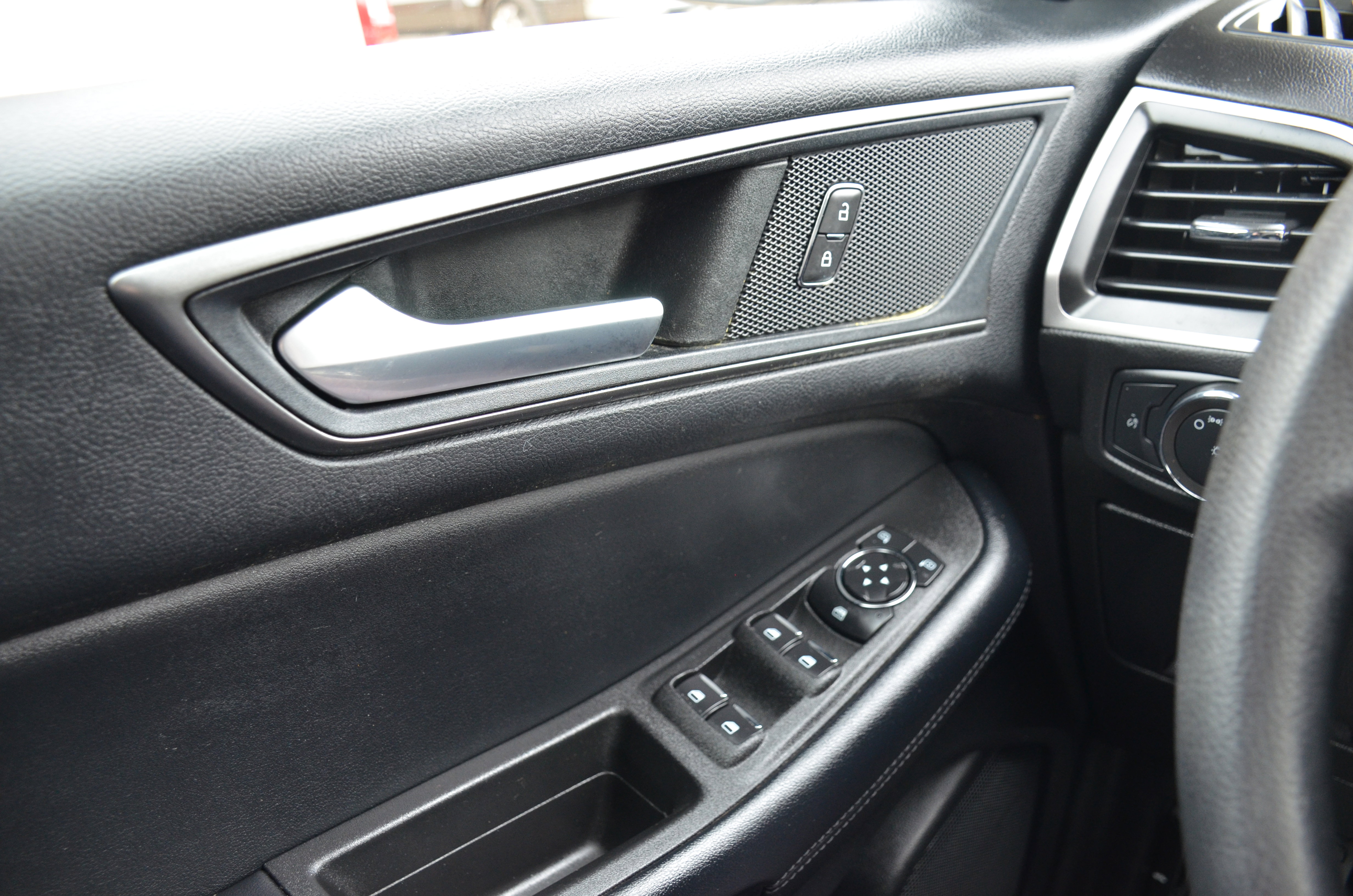 Used 2022 Ford Edge SE AWD/4WD image 9