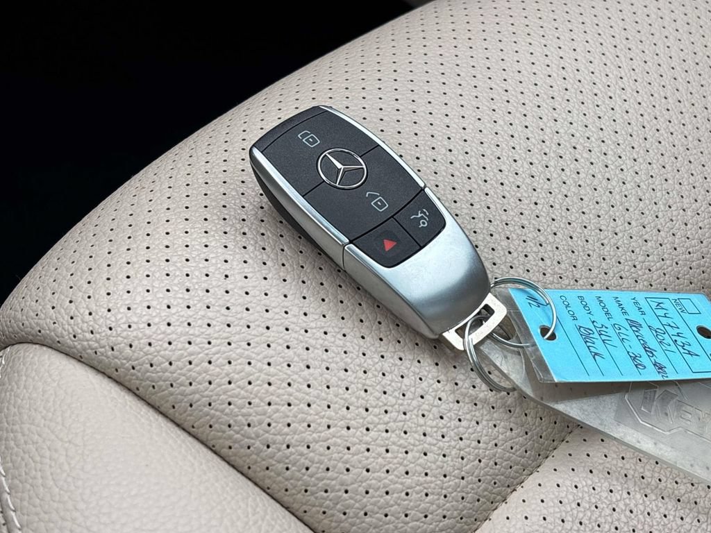 Used 2021 Mercedes-Benz GLC 300 4MATIC image 30