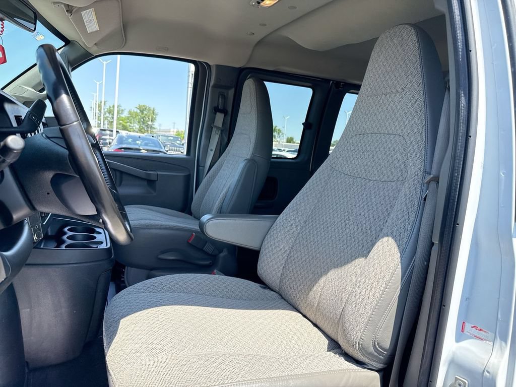 Used 2022 Chevrolet Express 2500 LS w/ Driver Convenience Package RWD image 11