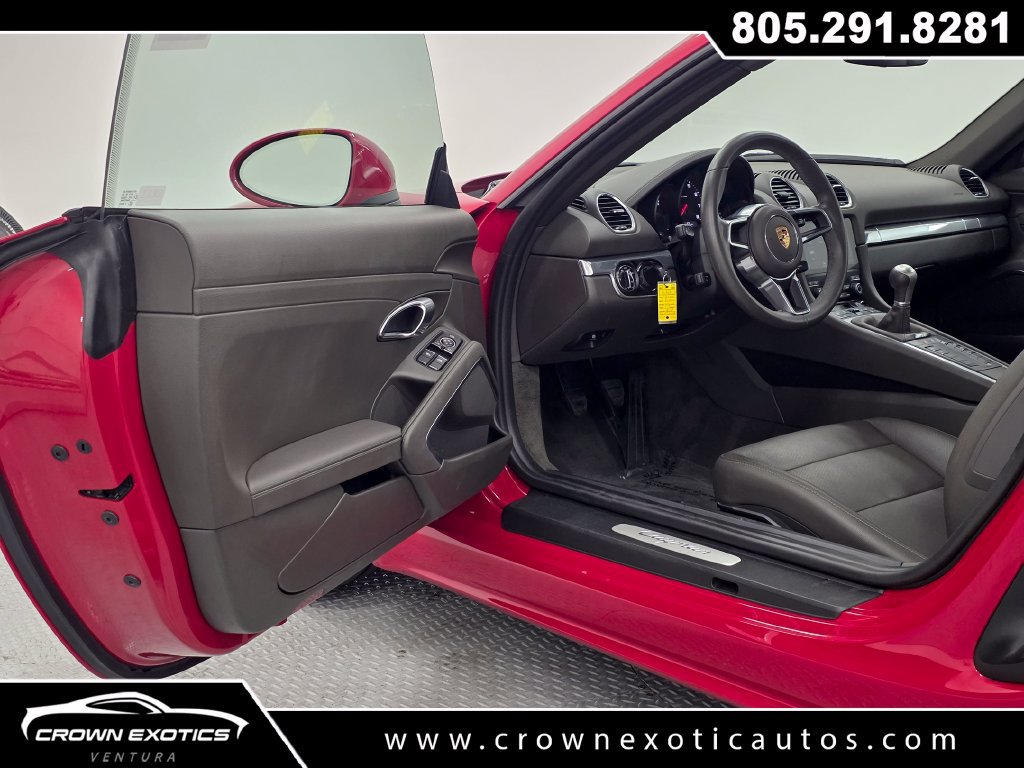 Used 2024 Porsche 718 Cayman RWD image 18