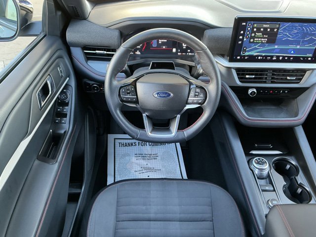 Used 2025 Ford Explorer ST-Line w/ ST-Line Street Pack image 13