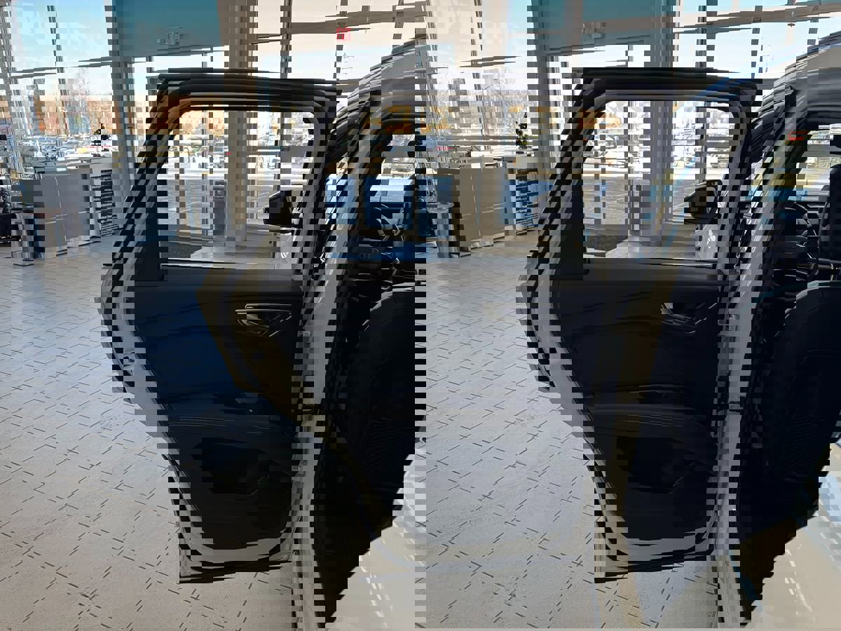 Used 2024 Audi Q4 e-tron Premium Plus w/ Premium Plus image 43