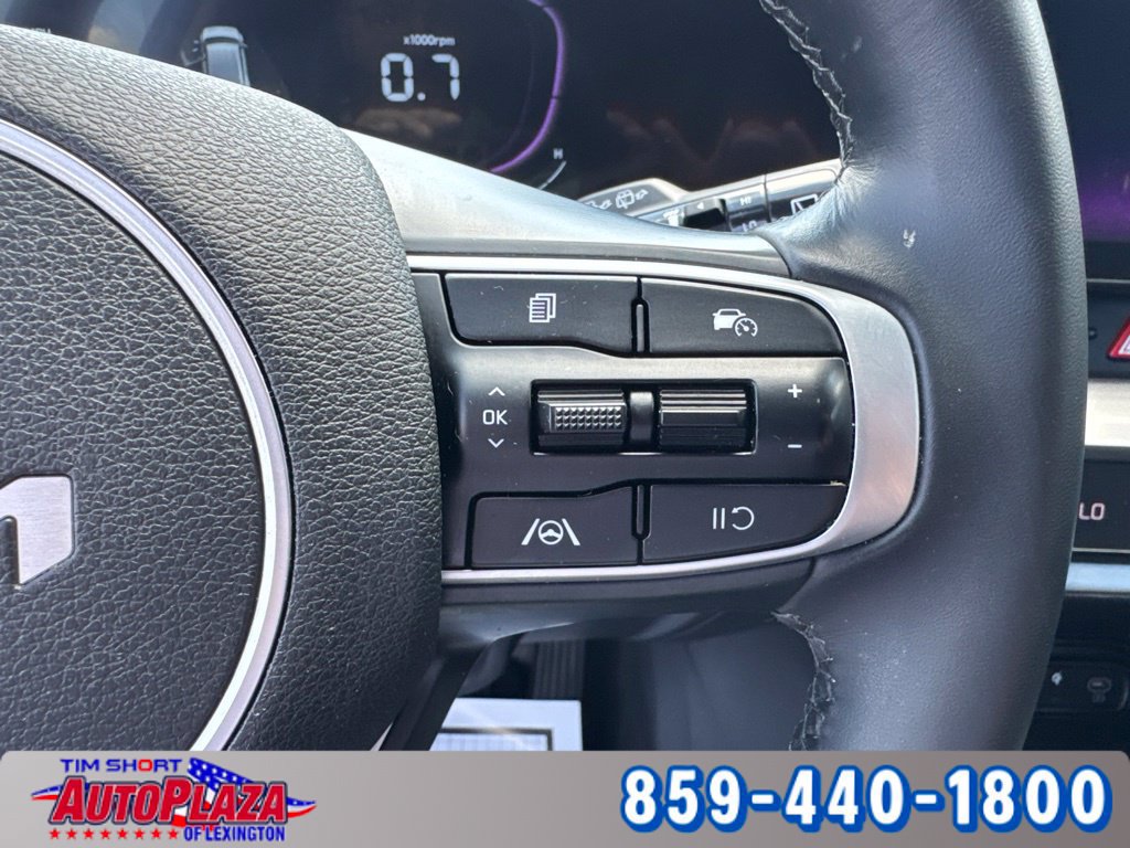 Used 2025 Kia Sportage EX w/ Premium Package FWD image 21