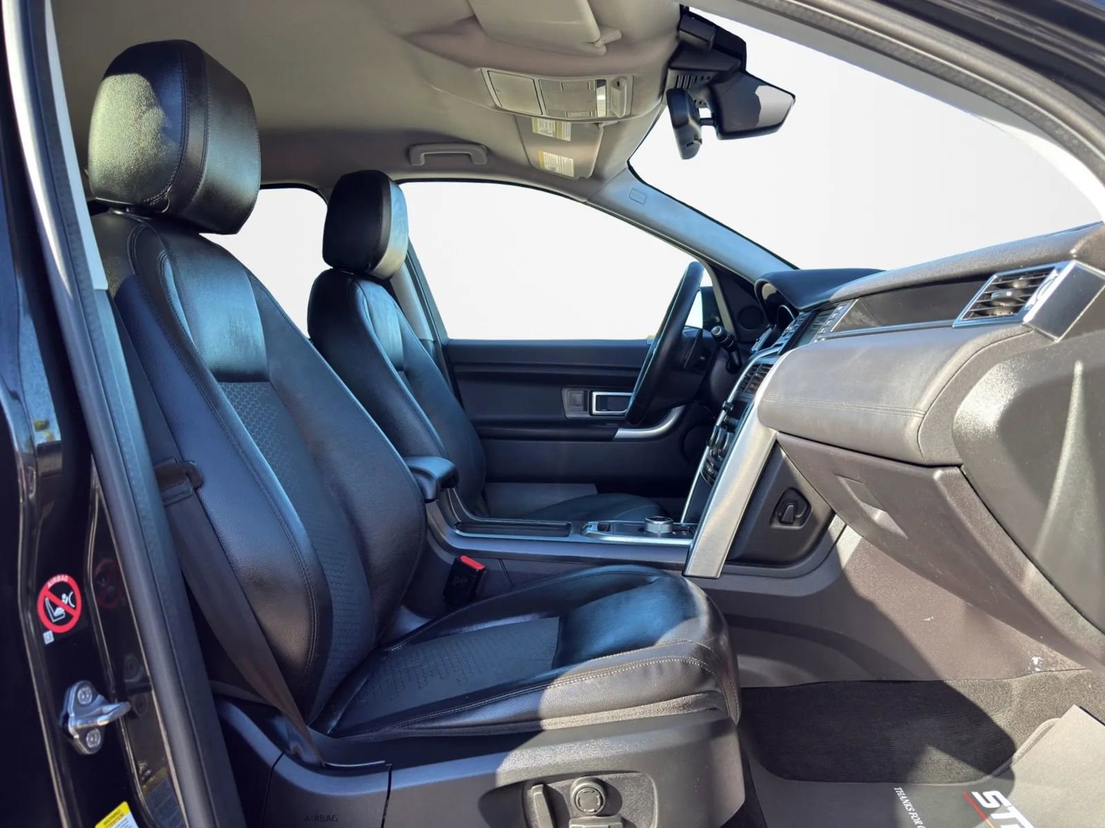 Used 2016 Land Rover Discovery Sport SE image 19