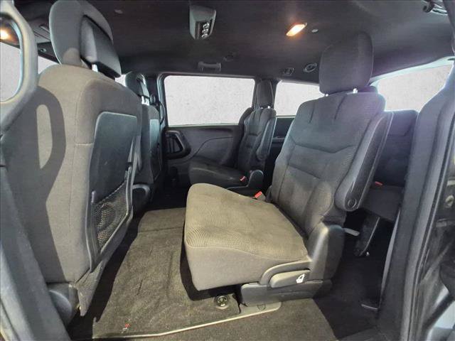 Used 2020 Dodge Grand Caravan SE FWD image 17