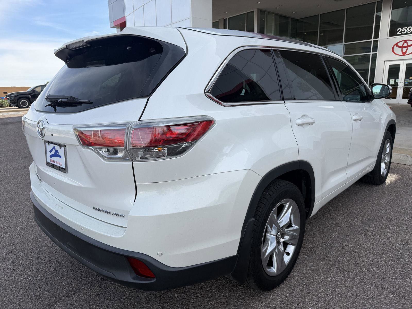 Used 2016 Toyota Highlander Limited Platinum image 5