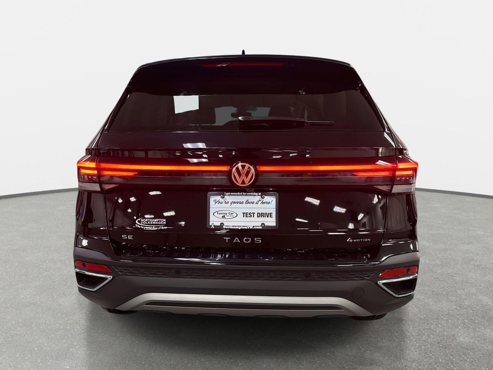 New 2026 Volkswagen Taos SE image 6