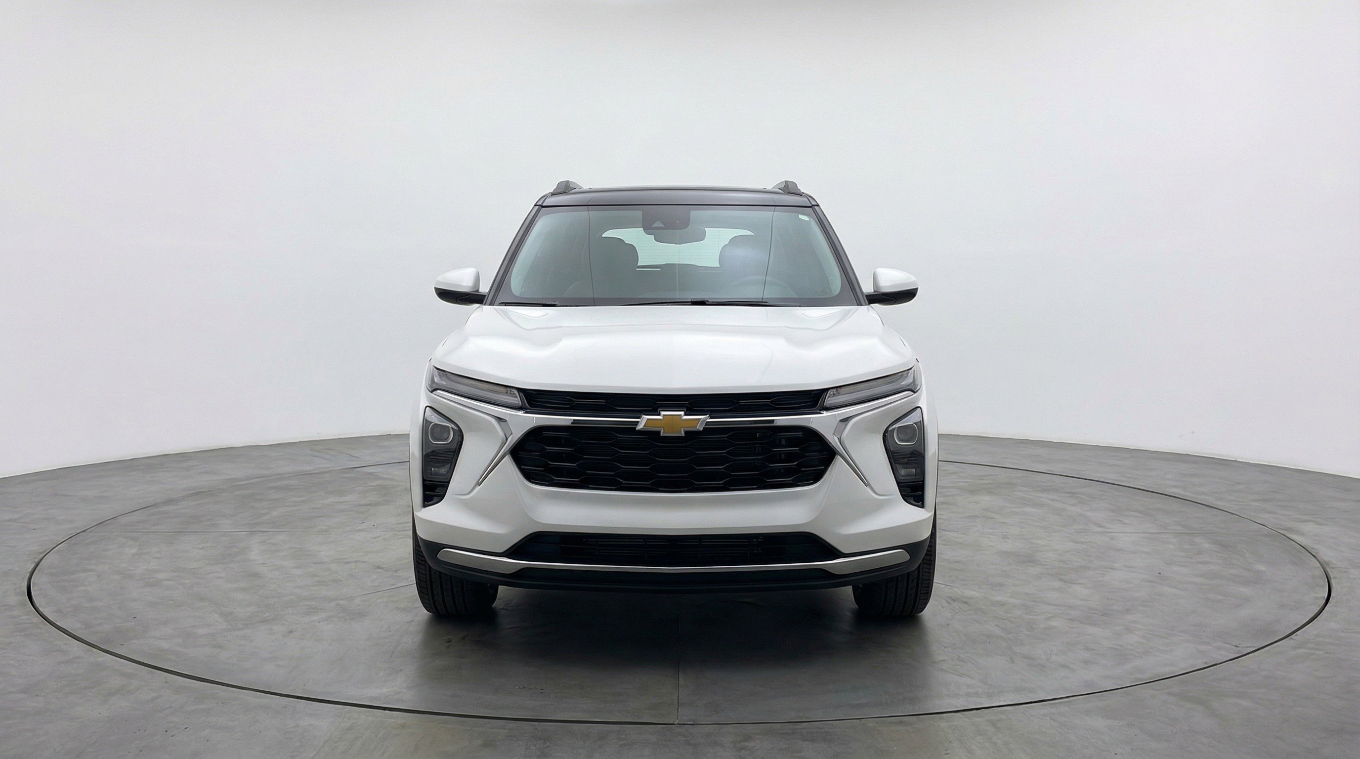 Used 2025 Chevrolet TrailBlazer LT image 2