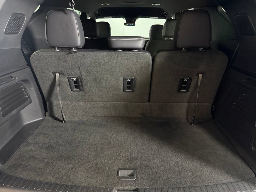 Used 2025 Chevrolet Traverse LT FWD image 30